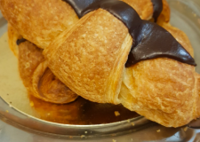 Smørbagt croissant m/ chokoladefyld